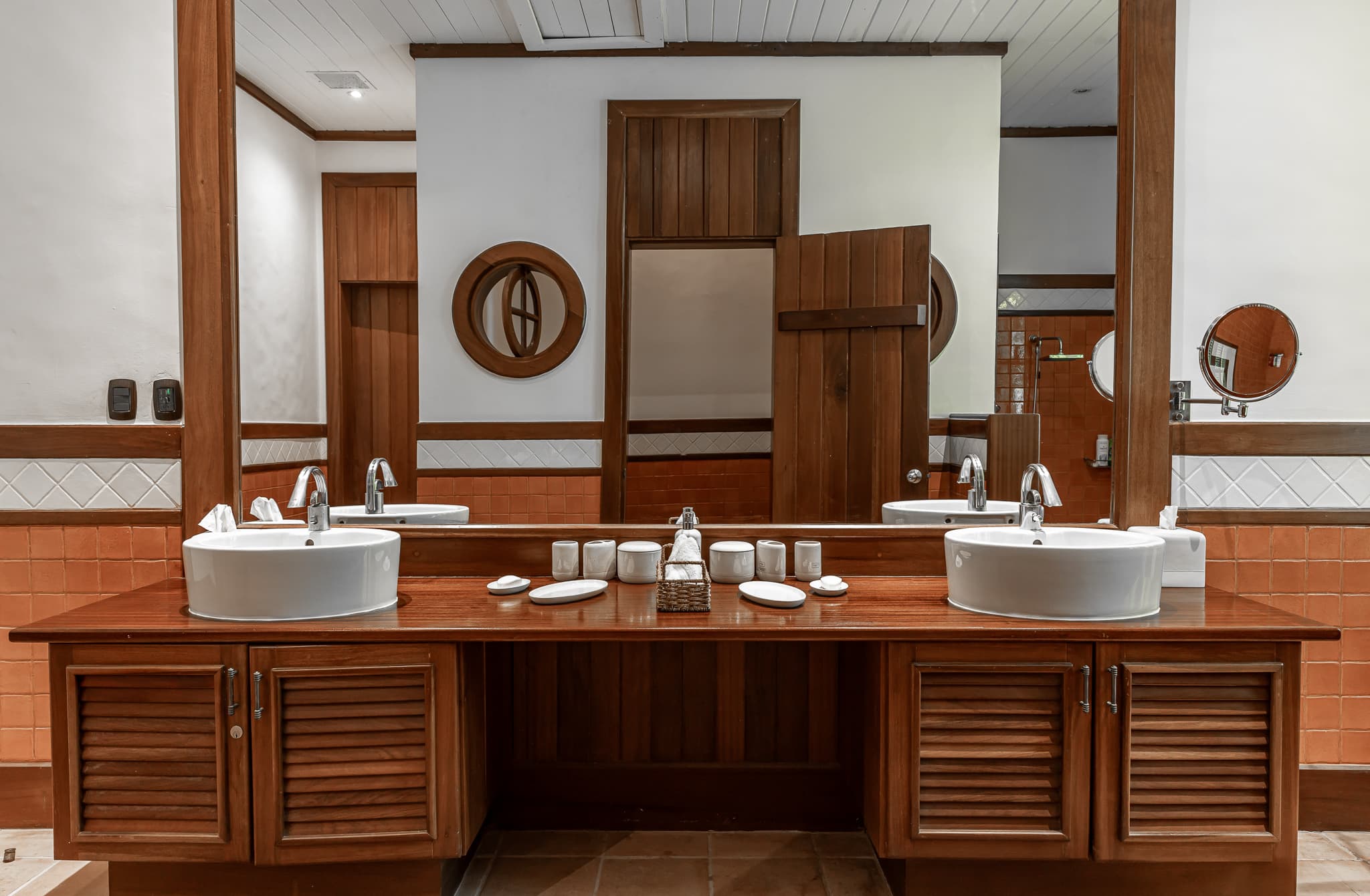 Bedroom 1 (Master 1)